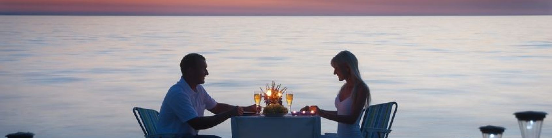 Enjoy dining by the sea