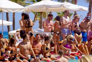 Ibiza-Party-Nikki-Beach-14