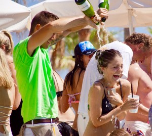 Ibiza-Party-Nikki-Beach-21